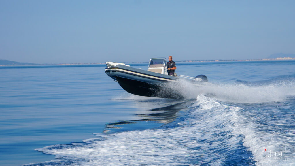 location bateau Hyeres , location semi rigide , teolina loc , location bateau , location Hyeres bateau , location semi-rigide Hyeres , location joker boat Hyeres , location bateau port de Hyeres , location bateau hyeres les palmier , Location bateaux Hyères , Location bateau Hyères , Location clubman Hyeres , Bateau porquerolles , Location bateau iles de Hyeres